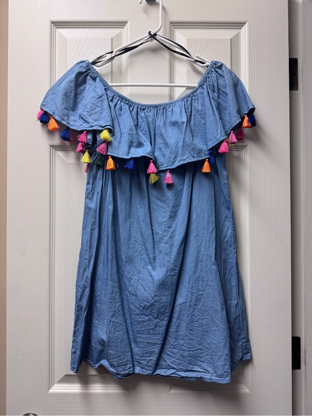 Forever 21 Women Off Shoulder Ruffle Mini Dress with Tassels (Size: M)